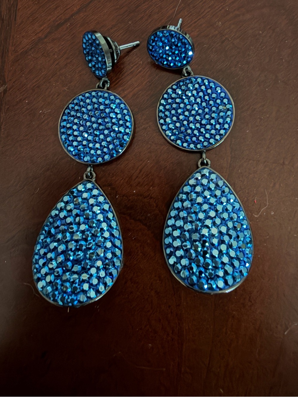 Henri Bendel “Bendel Rocks” Linear Drop Blue Earrings EUC